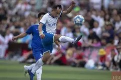 金年会体育-包含精彩纷呈的足球对决引发广泛的讨论与点赞的词条