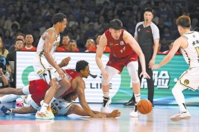 金年会体育-包含拼尽全力！双方球员奋力拼抢，力求赢得胜利！的词条