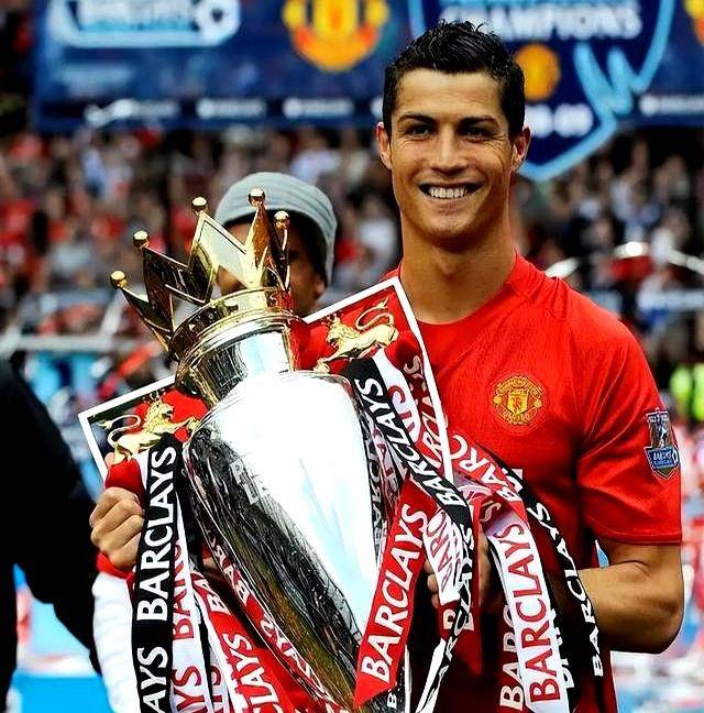 关于梅西C罗十年对决:荣耀之战即将开启的信息 关于梅西C罗十年对决:荣耀之战即将开启的信息